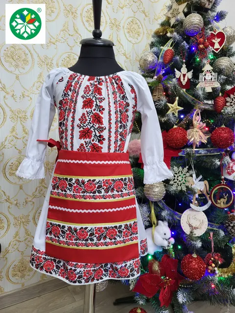 Costum traditional pentru fete model 1