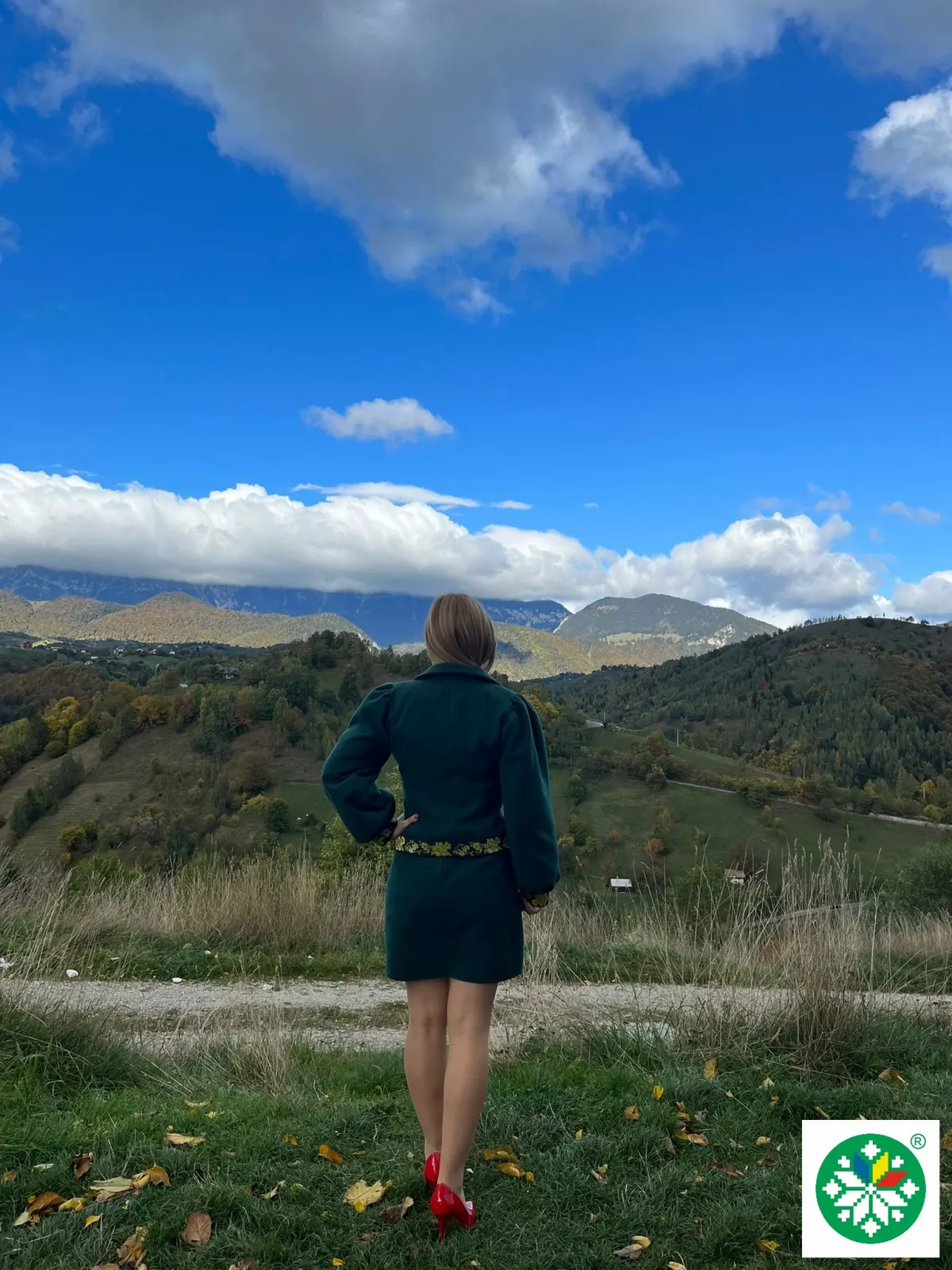 Costum Alma