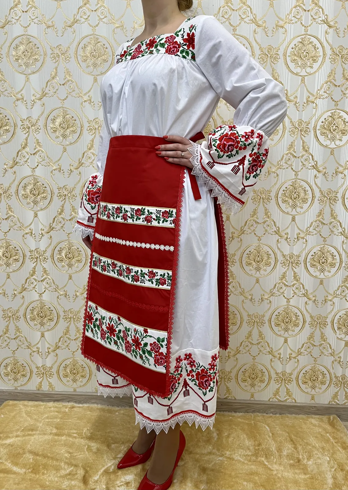 Costum traditional femei model 11