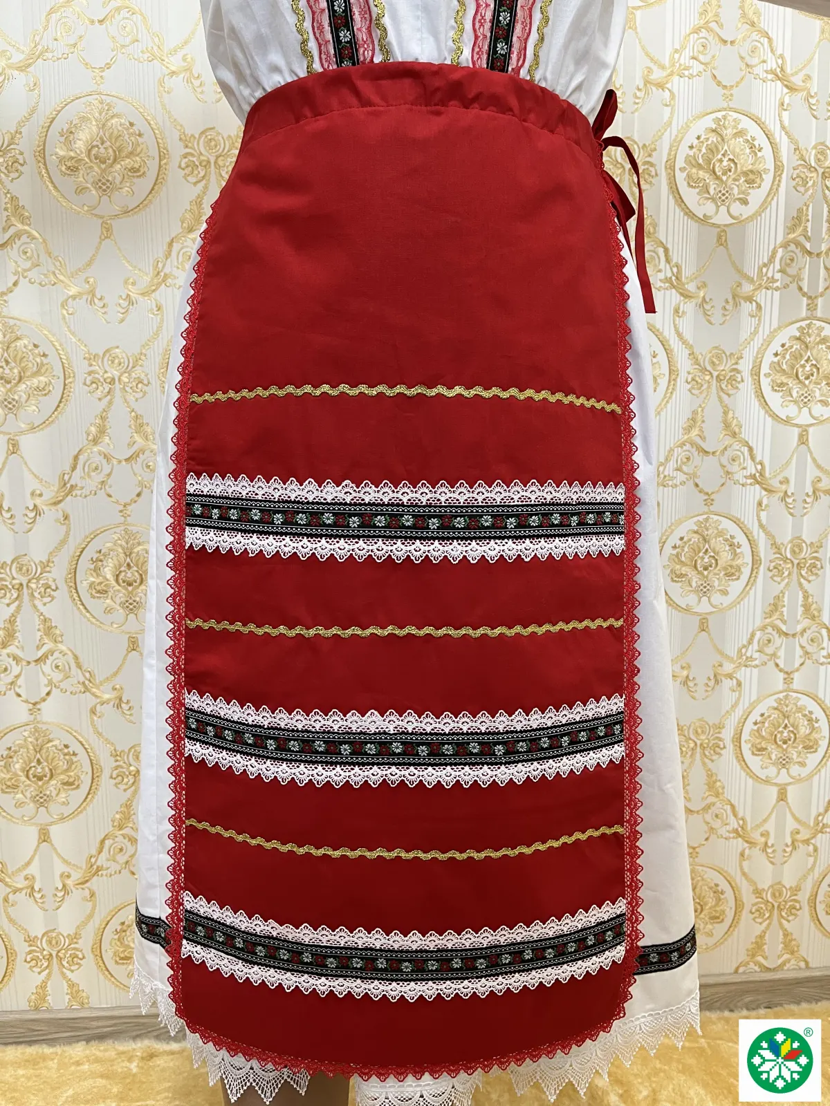 Costum traditional femei model 6