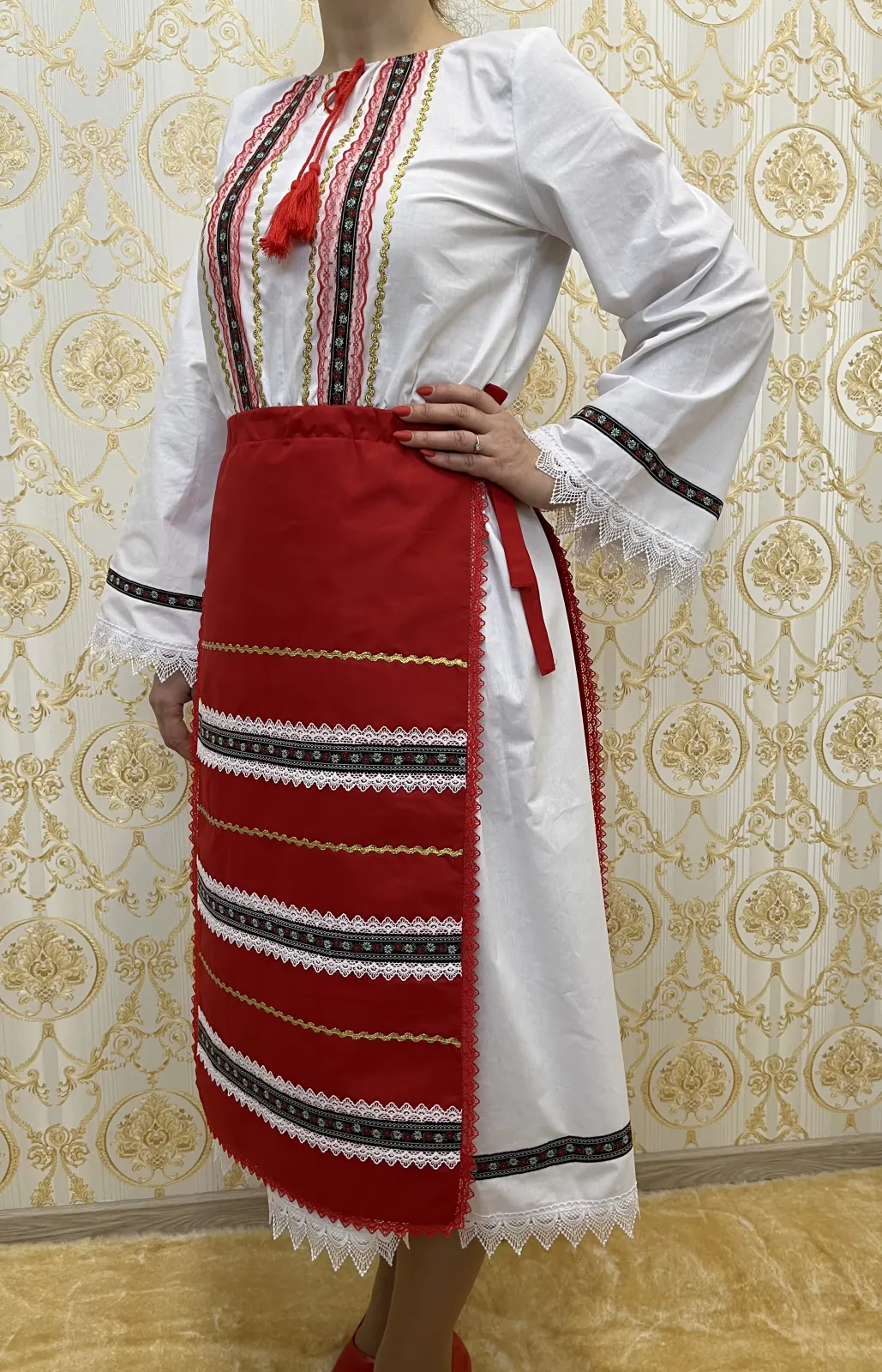 Costum traditional femei model 6
