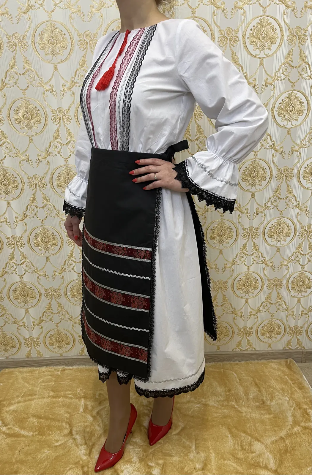 Costum traditional femei model 7