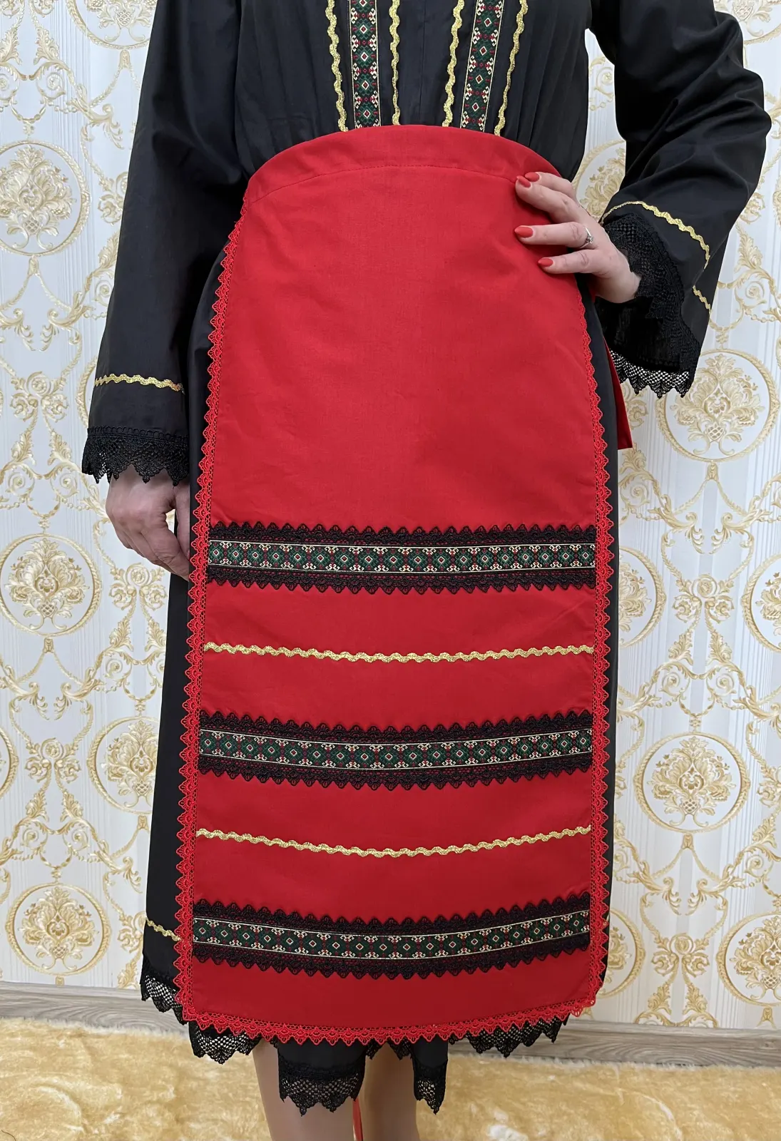 Costum traditional femei model 9
