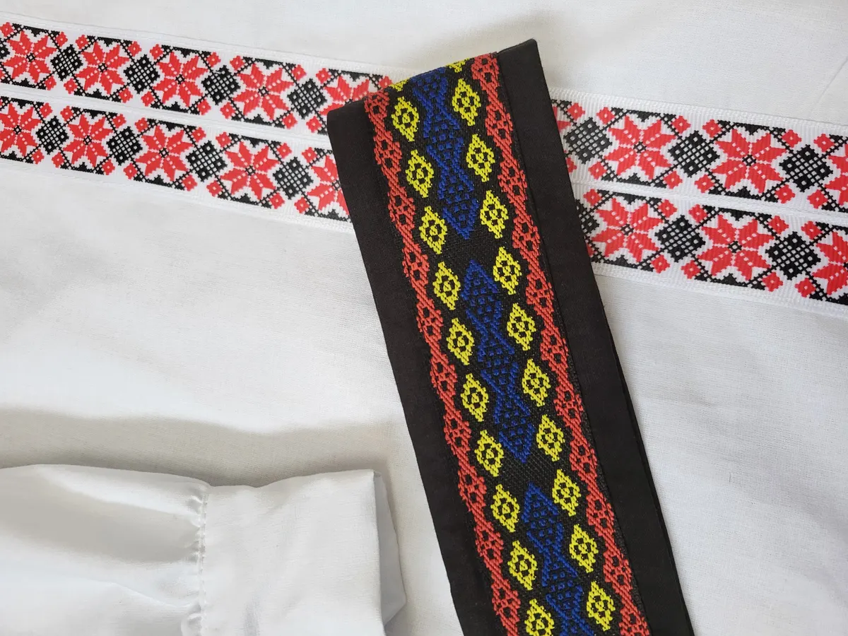 Costum traditional pentru baieti model 5