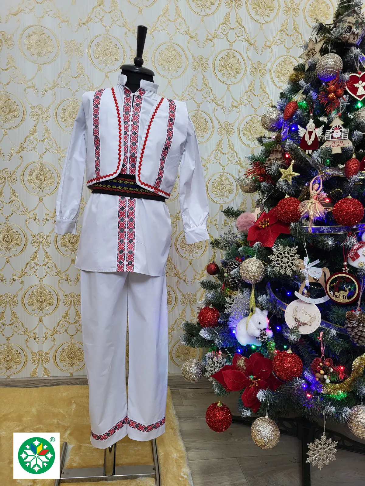 Costum traditional pentru baieti model 8