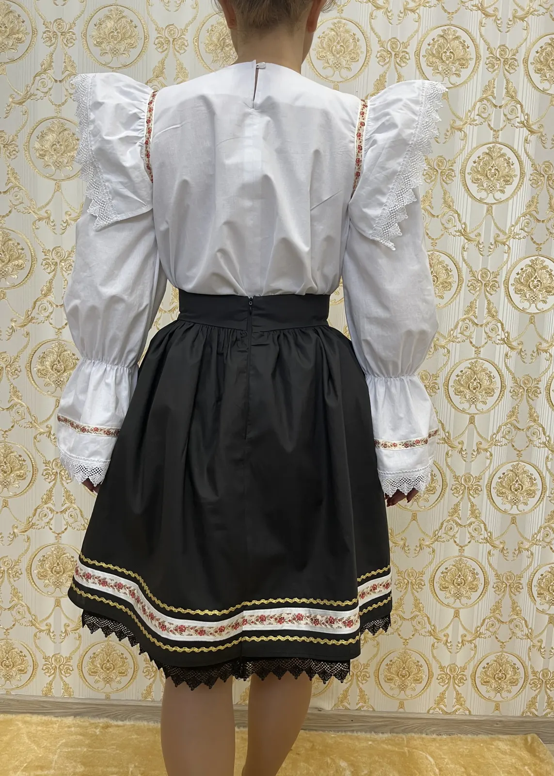 Ie traditionala Doina
