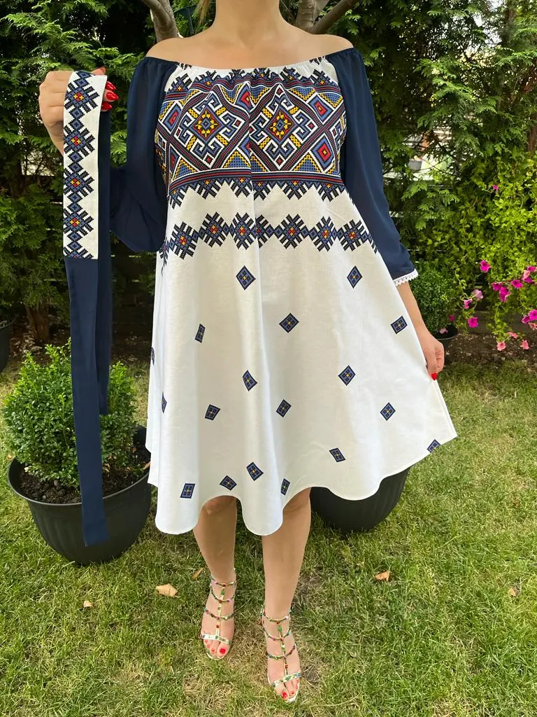 Rochie traditionala Beatrice