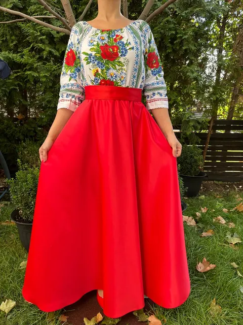 Rochie traditionala lunga Luiza