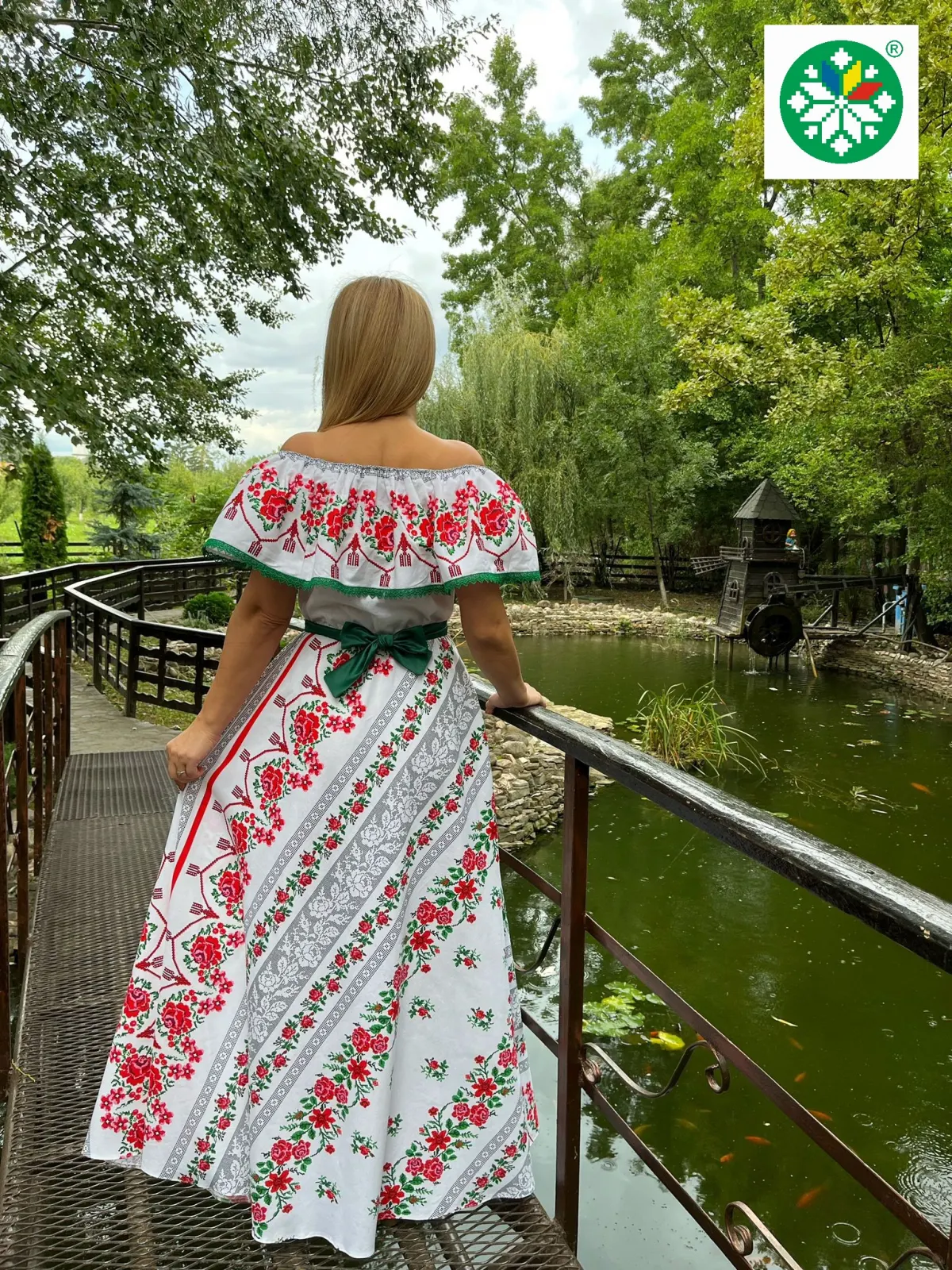 Rochie traditionala lunga Minerva