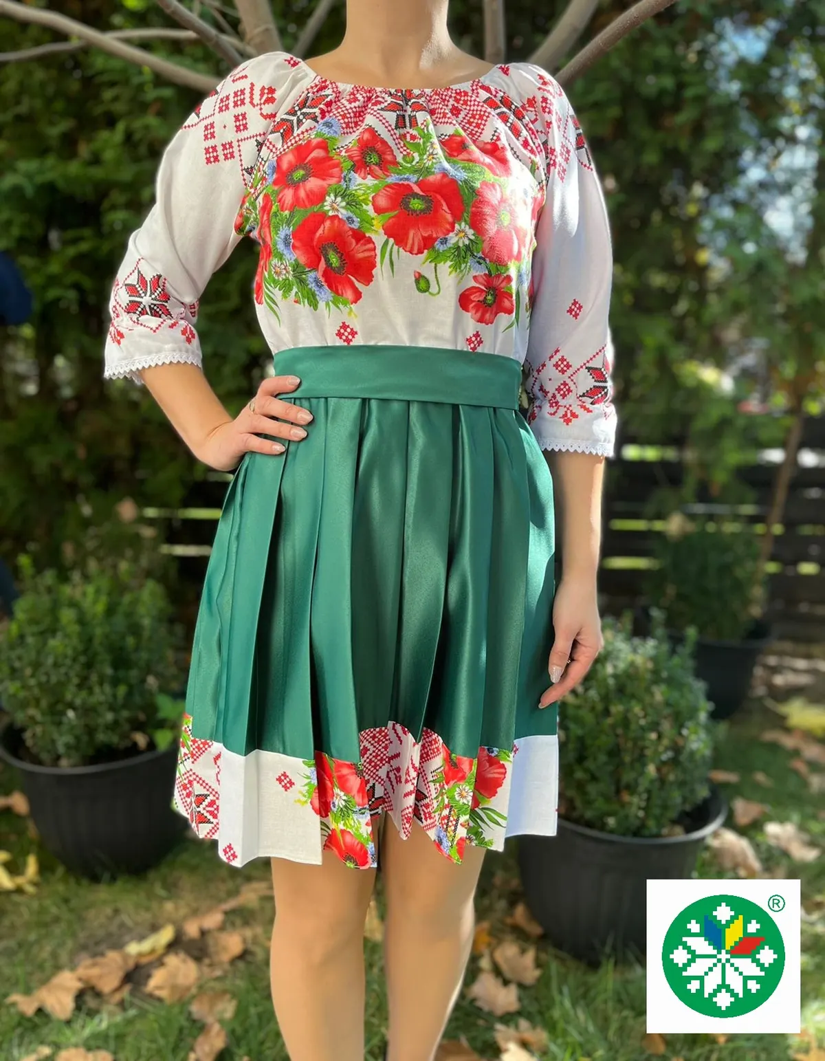 Rochie traditionala pliuri Cassandra