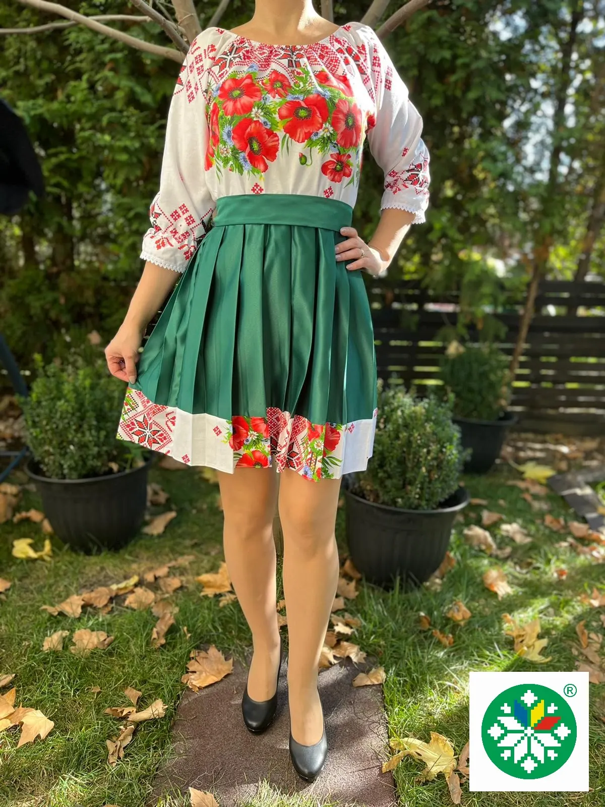 Rochie traditionala pliuri Cassandra