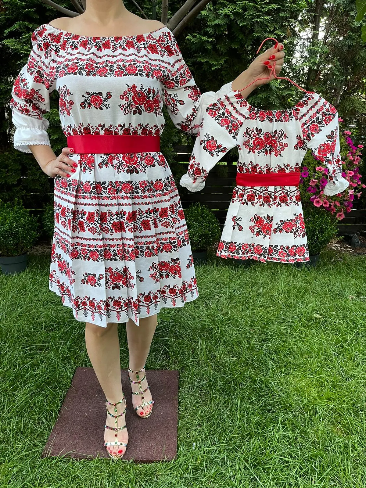 Rochie traditionala pliuri Mariana