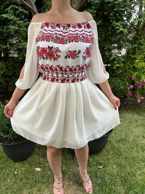 Rochie traditionala scurta Gloria