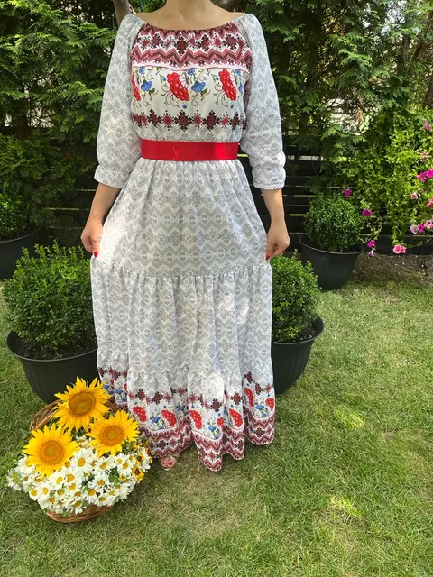 Rochie traditionala volane lunga Melania
