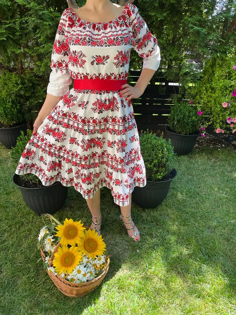 Rochie traditionala volane medie Ines